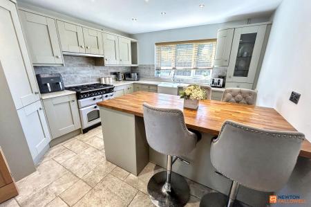 4 bedroom Detached house for sale in College Park, Peterborough, PE1