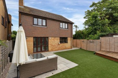 4 bedroom Detached house for sale in College Park, Peterborough, PE1