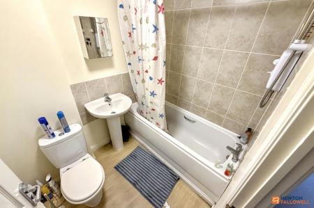 2 bedroom Terraced House for sale in Brickenden Road, Gunthorpe, Peterborough, PE4
