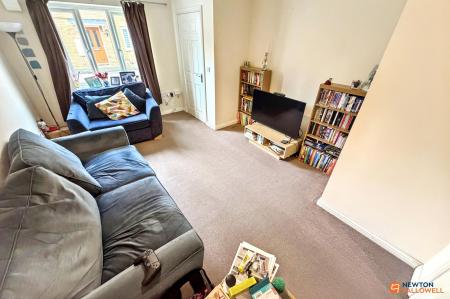 2 bedroom Terraced House for sale in Brickenden Road, Gunthorpe, Peterborough, PE4