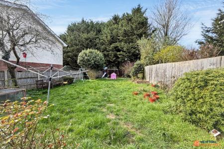 4 bedroom Detached house for sale in Fairmead Way, Longthorpe, Peterborough, PE3