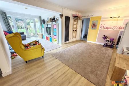 4 bedroom Detached house for sale in Fairmead Way, Longthorpe, Peterborough, PE3