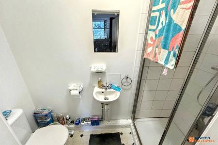 6 bedroom Semi-detached house for sale in Broadway, Peterborough, PE1