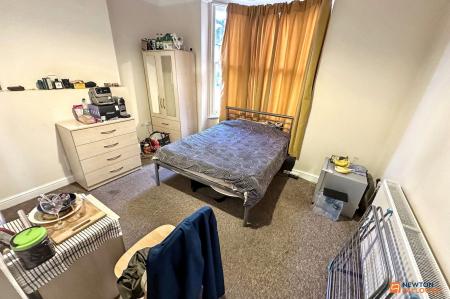 6 bedroom Semi-detached house for sale in Broadway, Peterborough, PE1