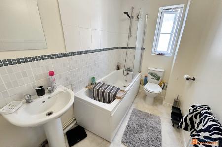 2 bedroom Flat for sale in Regal Place, Peterborough, PE2