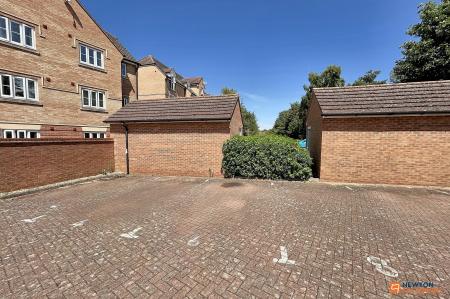 2 bedroom Flat for sale in Regal Place, Peterborough, PE2