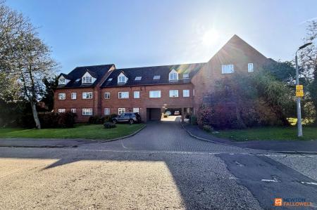 2 bedroom Flat for sale in Beech Court, Sherwood Avenue, Fletton, Peterborough, PE2
