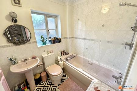 2 bedroom Terraced House for sale in Sovereign Place, Peterborough, PE3