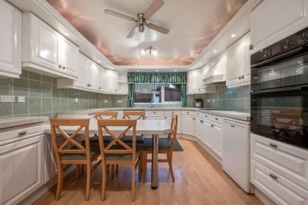 3 bedroom Detached bungalow for sale in Gunthorpe Road, Gunthorpe, Peterborough, PE4