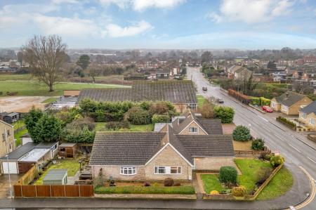 3 bedroom Detached bungalow for sale in Gunthorpe Road, Gunthorpe, Peterborough, PE4