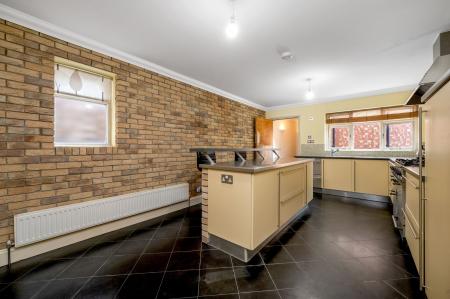 4 bedroom Detached house for sale in Eastrea Road, Whittlesey, PE7