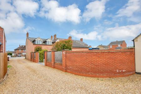 4 bedroom Detached house for sale in Eastrea Road, Whittlesey, PE7