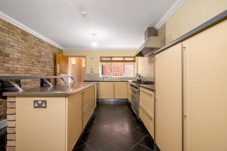 4 bedroom Detached house for sale in Eastrea Road, Whittlesey, PE7