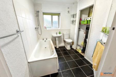 2 bedroom Semi-detached house for sale in Reeves Way, Peterborough, PE1