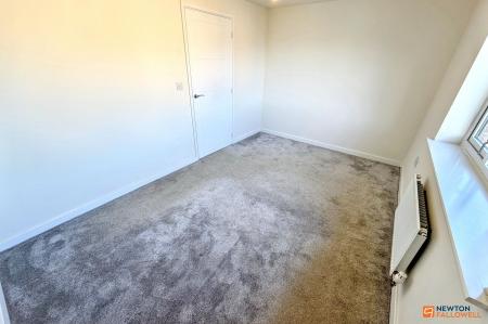 2 bedroom Semi-detached house for sale in Draper Road, Gunthorpe, Peterborough, PE4