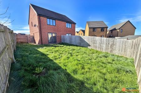 2 bedroom Semi-detached house for sale in Draper Road, Gunthorpe, Peterborough, PE4