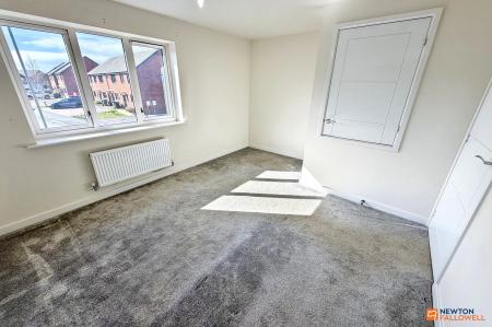 2 bedroom Semi-detached house for sale in Draper Road, Gunthorpe, Peterborough, PE4