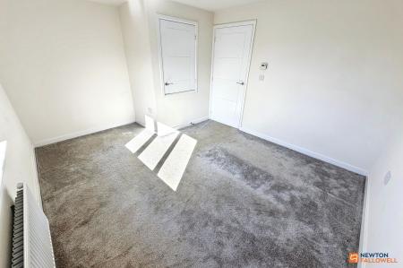 2 bedroom Semi-detached house for sale in Draper Road, Gunthorpe, Peterborough, PE4