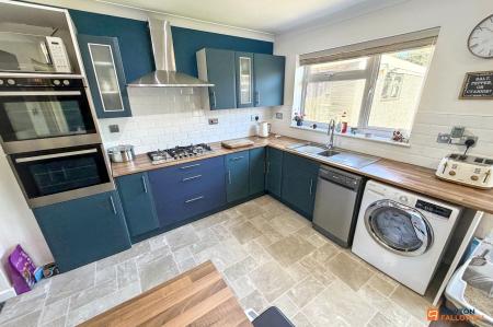 3 bedroom Semi-detached house for sale in Canterbury Road, Werrington Village, Peterborough, PE4