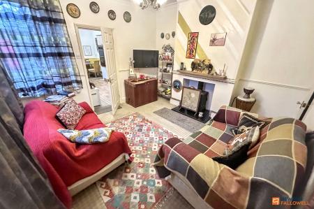 3 bedroom Semi-detached house for sale in Queens Walk, Peterborough, PE2