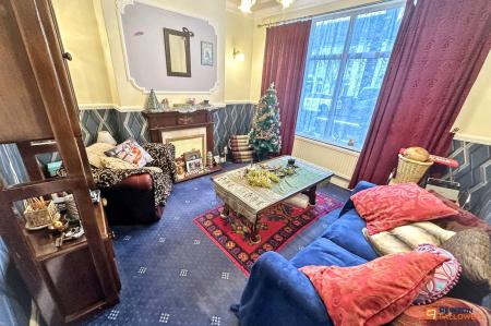 3 bedroom Semi-detached house for sale in Queens Walk, Peterborough, PE2