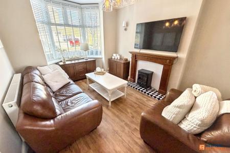 3 bedroom Semi-detached house for sale in Queens Walk, Peterborough, PE2