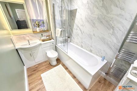 3 bedroom Semi-detached house for sale in Queens Walk, Peterborough, PE2