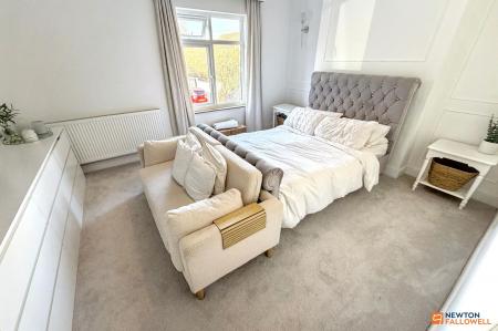 3 bedroom Semi-detached house for sale in Queens Walk, Peterborough, PE2