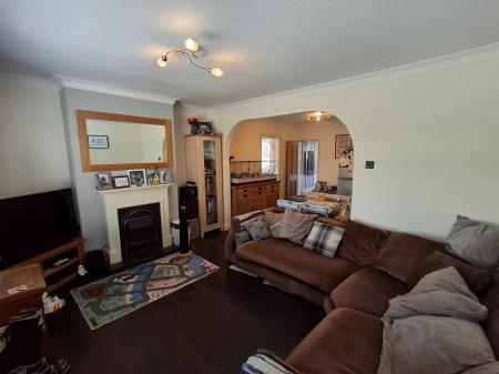 4 bedroom Semi-detached house for sale in Fane Road, Walton, Peterborough, PE4