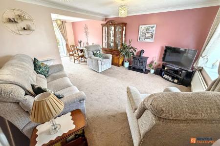 3 bedroom Detached house for sale in Eskdale Close, Gunthorpe, Peterborough, PE4