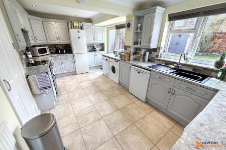 3 bedroom Detached house for sale in Eskdale Close, Gunthorpe, Peterborough, PE4
