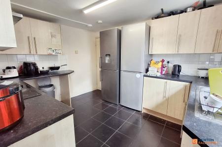 6 bedroom Terraced House for sale in Whitsed Street, Peterborough, PE1