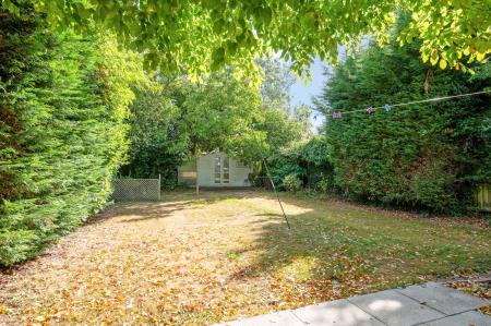 5 bedroom Semi-detached house for sale in Broadway Gardens, Peterborough, PE1