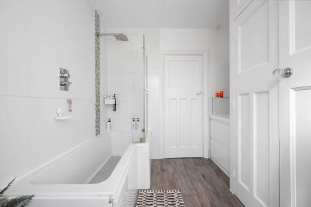 5 bedroom Semi-detached house for sale in Broadway Gardens, Peterborough, PE1