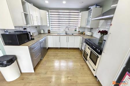 4 bedroom Terraced House for sale in Howland, Orton Goldhay, Peterborough, PE2