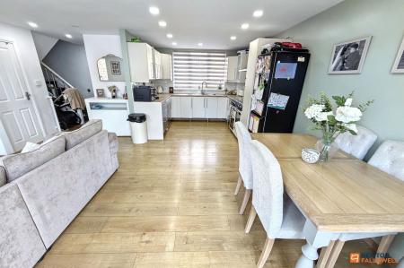 4 bedroom Terraced House for sale in Howland, Orton Goldhay, Peterborough, PE2