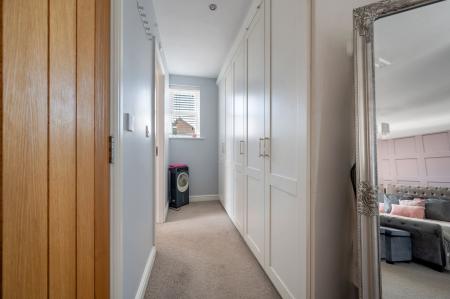 4 bedroom Detached house for sale in Shore View, Hampton Hargate, PE7