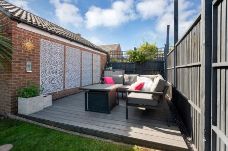 4 bedroom Detached house for sale in Shore View, Hampton Hargate, PE7