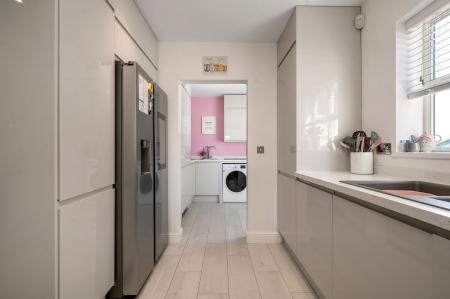 4 bedroom Detached house for sale in Shore View, Hampton Hargate, PE7