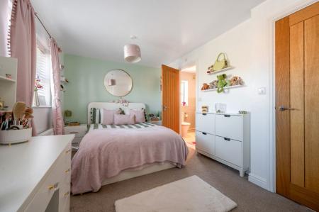 4 bedroom Detached house for sale in Shore View, Hampton Hargate, PE7