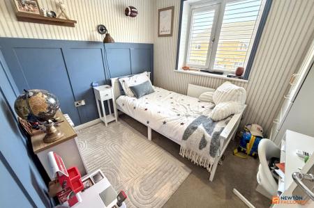 3 bedroom End of terrace house for sale in Littledale Crescent, Hemptsed, Peterborough, PE2