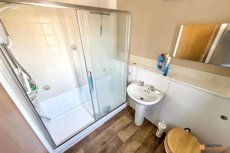 1 bedroom End of terrace house for sale in Bradegate Drive, Dogsthorpe, Peterborough, PE1