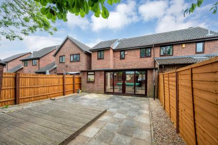 4 bedroom Semi-detached house for sale in Brookside, Peterborough, PE4