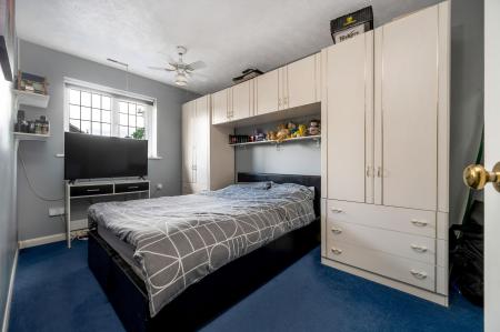 4 bedroom Semi-detached house for sale in Brookside, Peterborough, PE4
