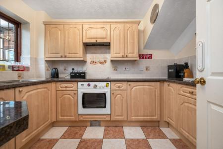 4 bedroom Semi-detached house for sale in Brookside, Peterborough, PE4