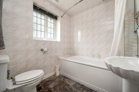 4 bedroom Semi-detached house for sale in Brookside, Peterborough, PE4
