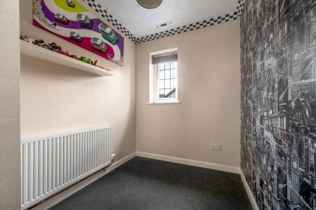 4 bedroom Semi-detached house for sale in Brookside, Peterborough, PE4