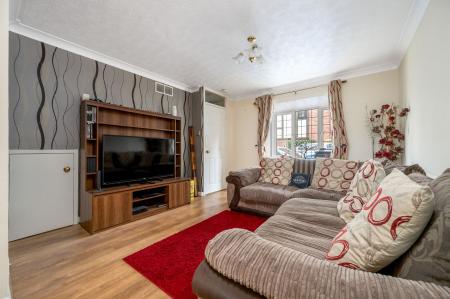 4 bedroom Semi-detached house for sale in Brookside, Peterborough, PE4