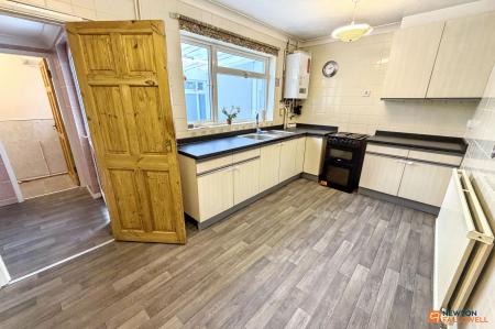 3 bedroom Semi-detached house to let in Holmes Way, Peterborough, PE4