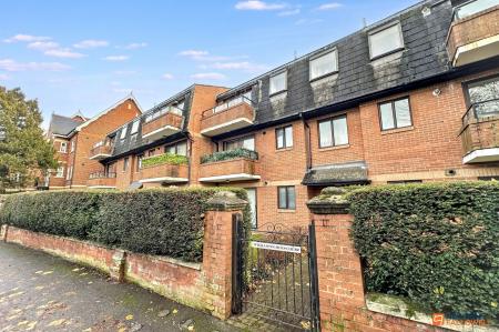 1 bedroom Ground floor flat for sale in William Nichols Court, Huntly Grove, Peterborough, PE1